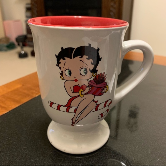 Betty Boop Christmas Coffee Mug - Picture 1 of 9